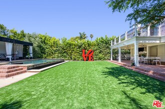 9885 Carmelita Ave in Beverly Hills, CA - Building Photo - Building Photo