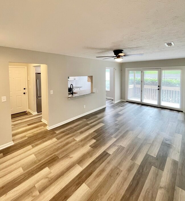 property at 606 Queensway Ct