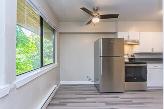 Timber Heights in Kent, WA - Foto de edificio - Interior Photo