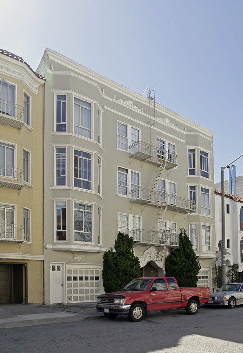 Pierce Apartments in San Francisco, CA - Building Photo