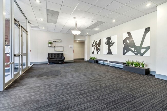 105 N 31st Ave in Omaha, NE - Foto de edificio - Building Photo