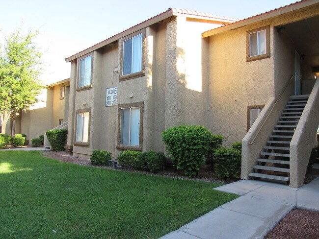 7200 W Pirates Cove Rd in Las Vegas, NV - Building Photo - Building Photo