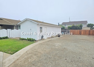 227 8th St in Gonzales, CA - Building Photo - Building Photo