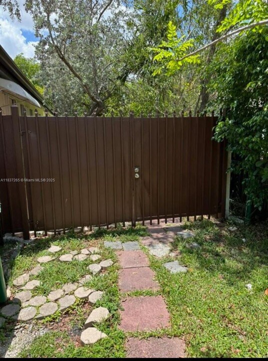 10916 SW 37th Terrace in Miami, FL - Building Photo