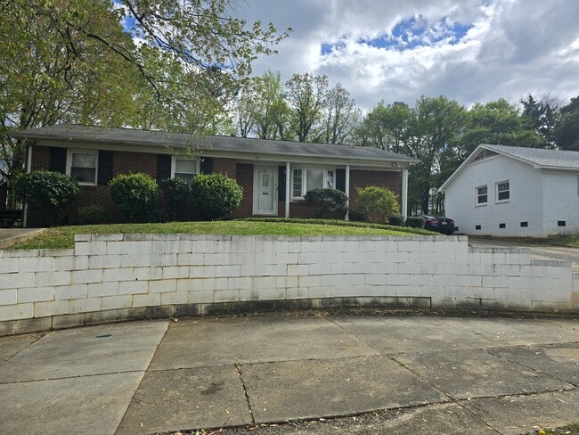 221 Short Hills Dr, Unit B