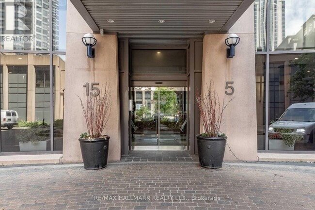 property at 5-15 Northtown Way