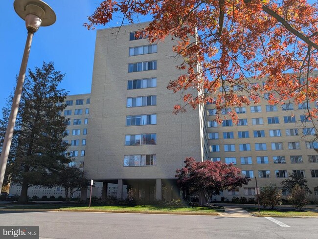 property at 6641 Wakefield Dr