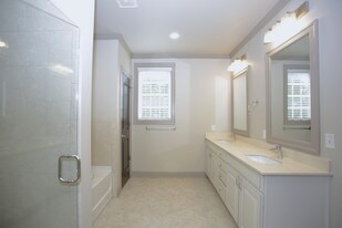 Camden Paces in Atlanta, GA - Building Photo