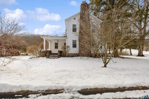 353 Mt Sanford Rd in Cheshire, CT - Building Photo