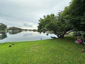 2761 SW 58th Manor in Fort Lauderdale, FL - Building Photo - Building Photo
