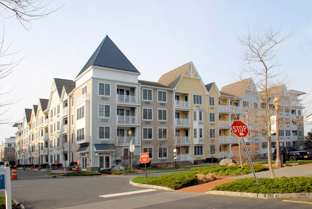 Pier II in Long Branch, NJ - Foto de edificio