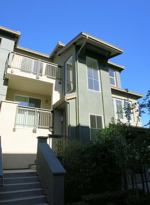 579 San Remi Terrace in Sunnyvale, CA - Building Photo