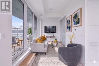 5 Quarrington Ln in Toronto, ON - Building Photo - Building Photo