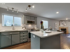1130 NE 64th Ave in Portland, OR - Building Photo - Building Photo