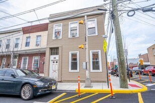 814 28th St in Union City, NJ - Building Photo