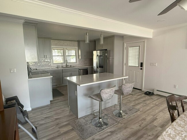168 Red Maple Dr E in Levittown, NY - Building Photo - Building Photo