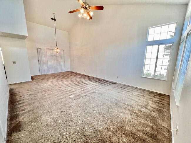 10749 N Windham Bay Cir in Fresno, CA - Building Photo - Building Photo