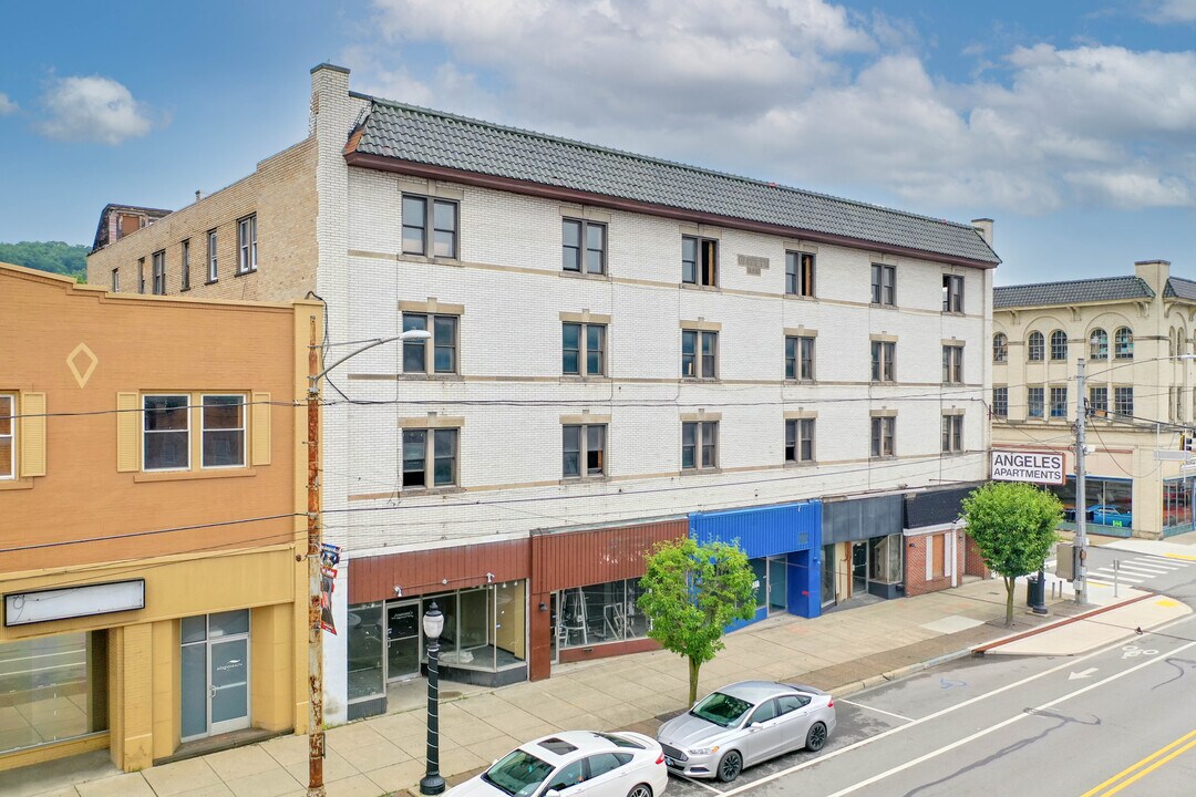 Golden Towers in Beaver Falls, PA - Building Photo