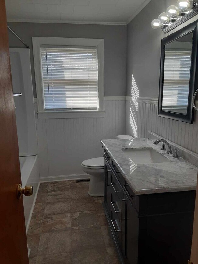 1507 N Frye Ave in Newton, NC - Building Photo - Building Photo