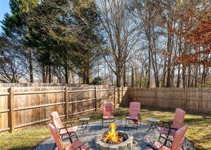 110 Hawks Nest Dr in Fletcher, NC - Building Photo - Building Photo