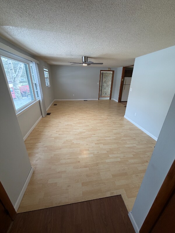 78 Massachusetts Ave in Millinocket, ME - Foto de edificio - Building Photo