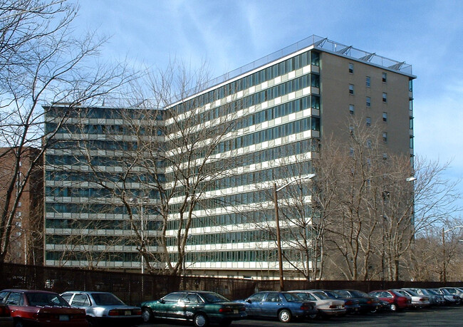 Washington Manor in Orange, NJ - Foto de edificio - Building Photo