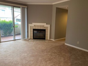 7215 Cronin Cir in Dublin, CA - Building Photo - Building Photo