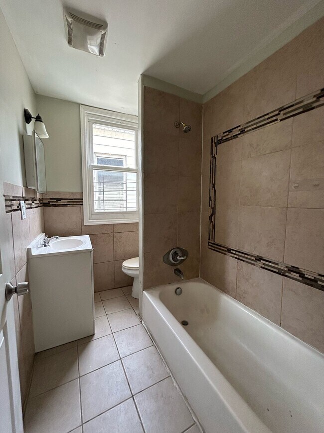 454 4th Ave W in Newark, NJ - Building Photo - Building Photo