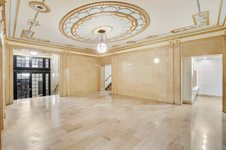 Gracie Court in New York, NY - Foto de edificio - Building Photo