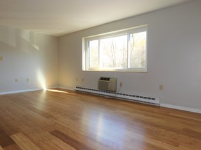 Apartments at Logan Station in Bethel Park, PA - Building Photo - Building Photo