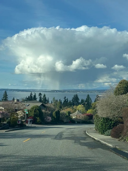 5111 23rd Ave W in Everett, WA - Foto de edificio