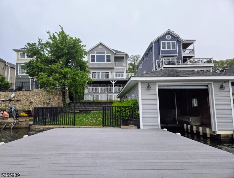 23 S Bertrand Rd in Mount Arlington, NJ - Building Photo