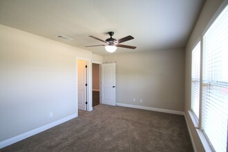 1301-1305 White Sand Dr in Azle, TX - Building Photo - Building Photo