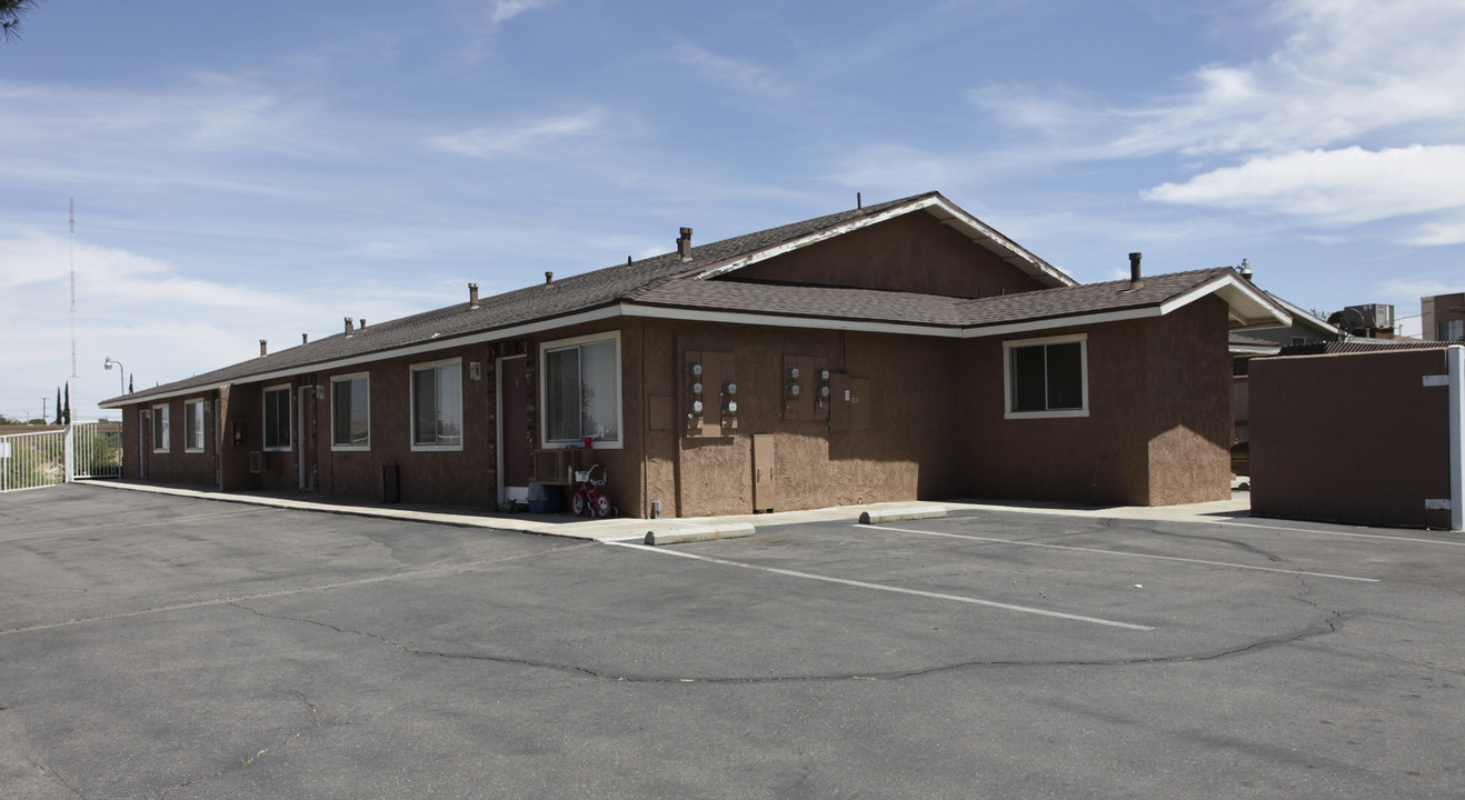 High Desert Apartments in Victorville, CA - Building Photo