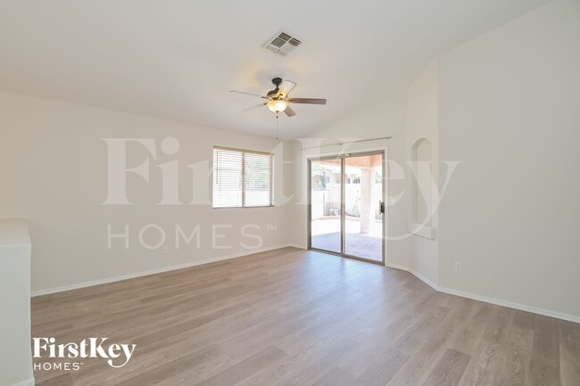 6951 W Red Rock Dr in Tucson, AZ - Foto de edificio - Building Photo