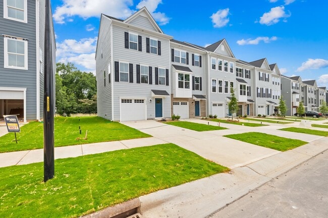 3322 Beeler Ln in Charlotte, NC - Building Photo - Building Photo