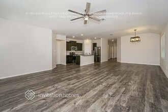 8454 Lamus Wheel in San Antonio, TX - Foto de edificio - Building Photo