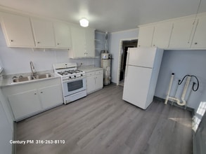 4011 E Whitney Ln, Unit 4011 E Whitney in Wichita, KS - Foto de edificio - Building Photo