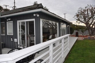 201 Vía Mesa Grande in Redondo Beach, CA - Building Photo - Building Photo