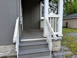 6656-6660 Churn Crk Rd in Redding, CA - Building Photo - Building Photo