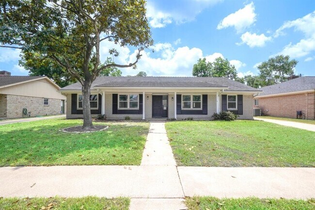 5915 Valkeith Dr in Houston, TX - Foto de edificio - Building Photo