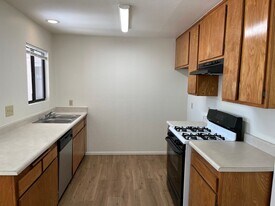 3450 Santa Maria Way in Santa Maria, CA - Building Photo