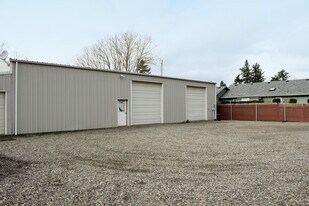 4239 SE 141st Ave in Portland, OR - Building Photo