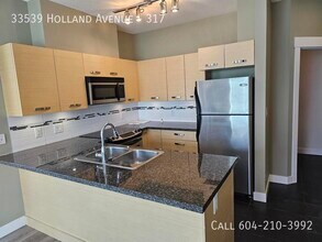 33539 Holland Ave in Abbotsford, BC - Building Photo - Building Photo