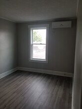 10 E Main St, Unit Apt B in Westerville, OH - Building Photo - Building Photo
