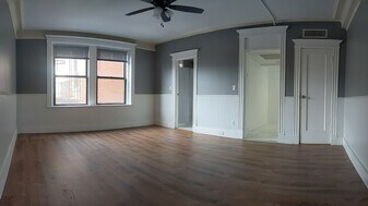 466 Commonwealth Ave, Unit 404 in Boston, MA - Building Photo