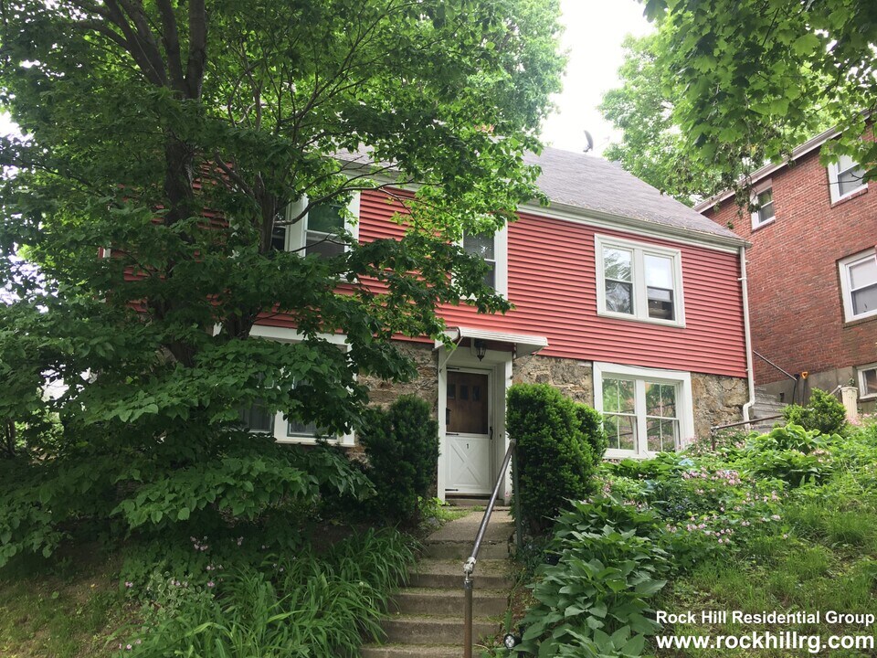 3 Oakland Pl, Unit 2 in Boston, MA - Building Photo