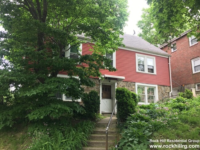 3 Oakland Pl, Unit 2