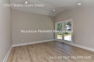 19907 N Ferry St in Cornelius, NC - Building Photo - Building Photo