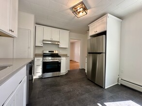 9 Summer St, Unit 2F in Northampton, MA - Building Photo - Building Photo
